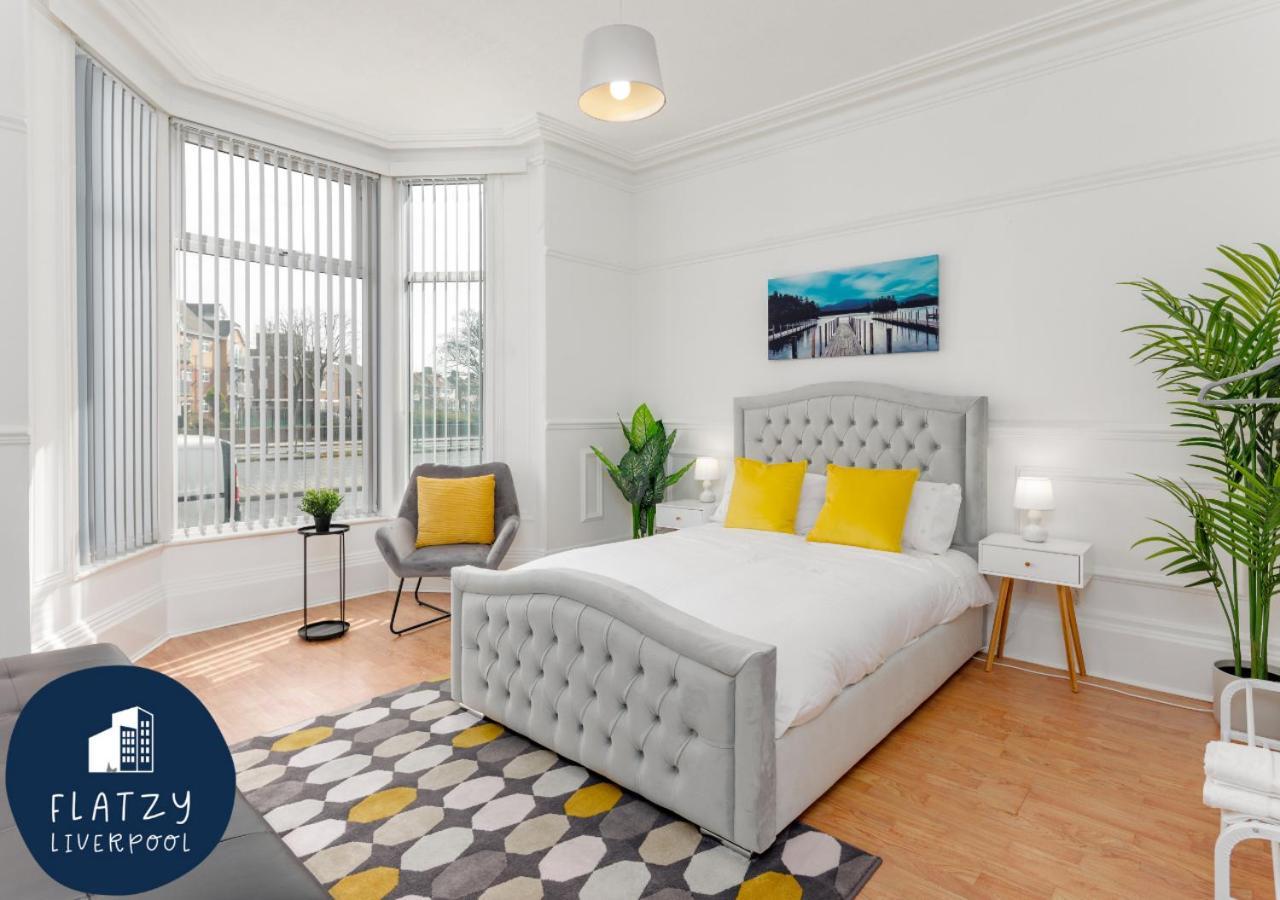Flatzy - 6 Bed Oasis Close To Football Stadiums ليفربول المظهر الخارجي الصورة