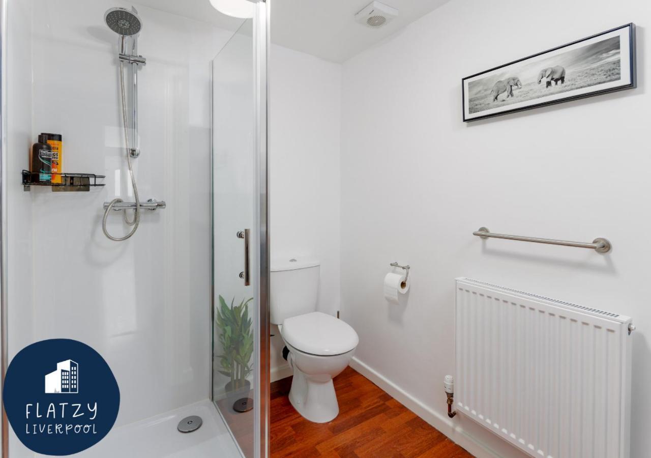 Flatzy - 6 Bed Oasis Close To Football Stadiums ليفربول المظهر الخارجي الصورة