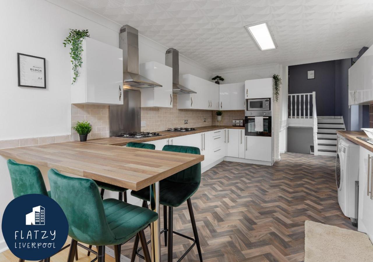 Flatzy - 6 Bed Oasis Close To Football Stadiums ليفربول المظهر الخارجي الصورة